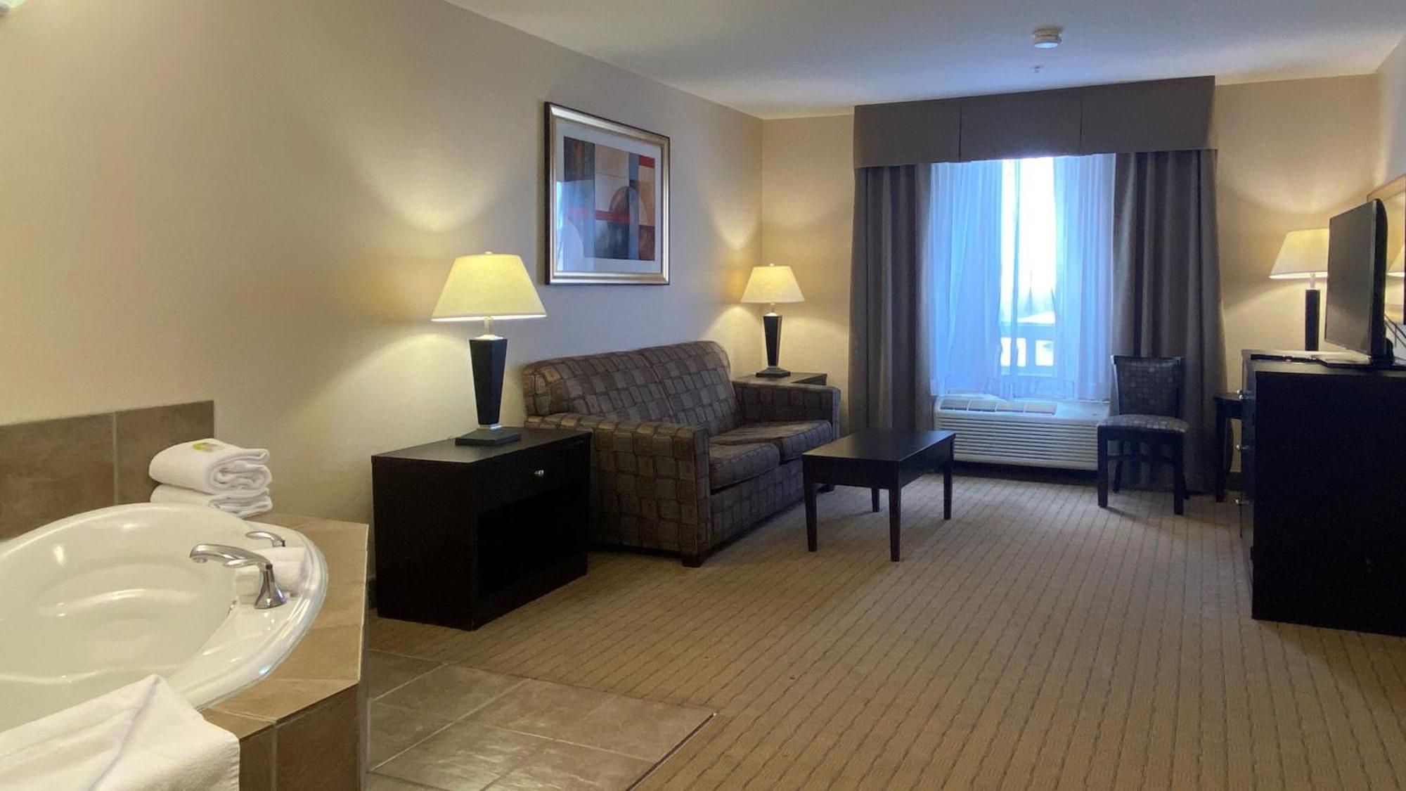 Holiday Inn Express Hotel & Suites Swift Current By Ihg Экстерьер фото