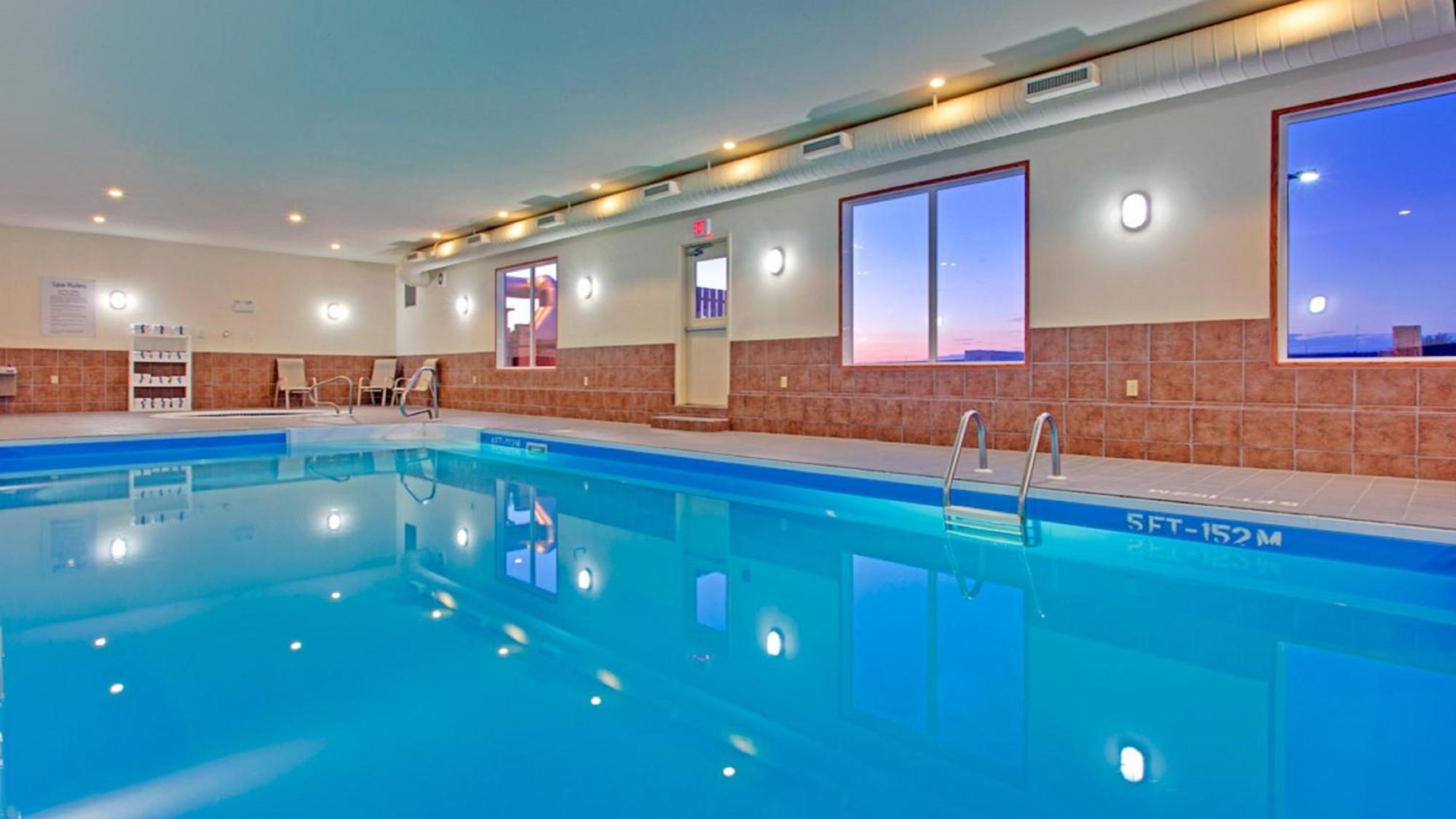 Holiday Inn Express Hotel & Suites Swift Current By Ihg Экстерьер фото