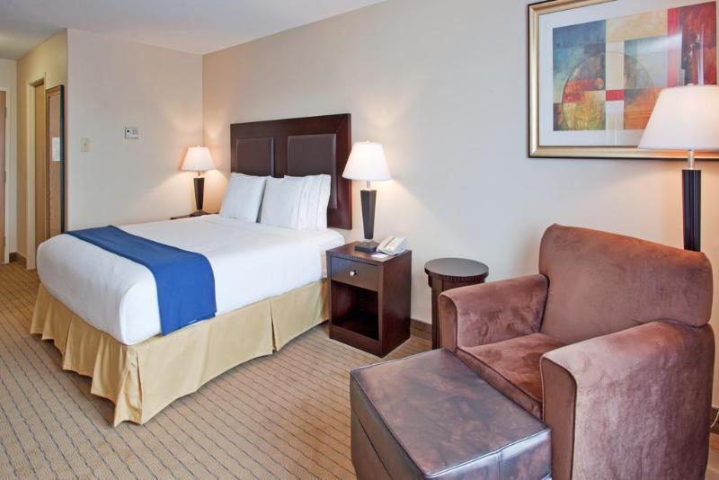 Holiday Inn Express Hotel & Suites Swift Current By Ihg Номер фото