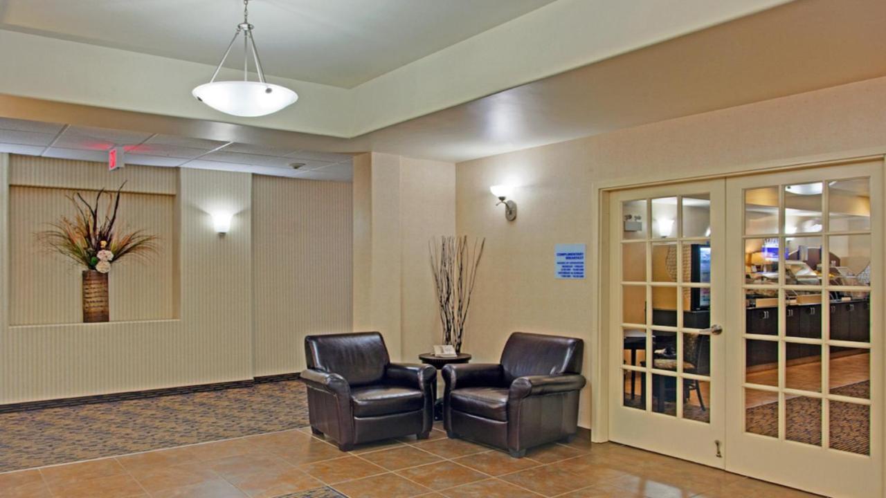 Holiday Inn Express Hotel & Suites Swift Current By Ihg Экстерьер фото