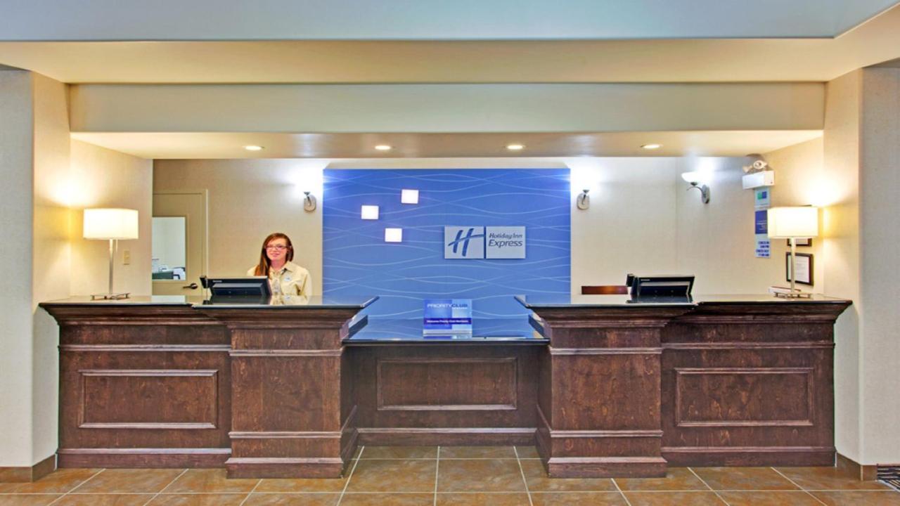 Holiday Inn Express Hotel & Suites Swift Current By Ihg Экстерьер фото